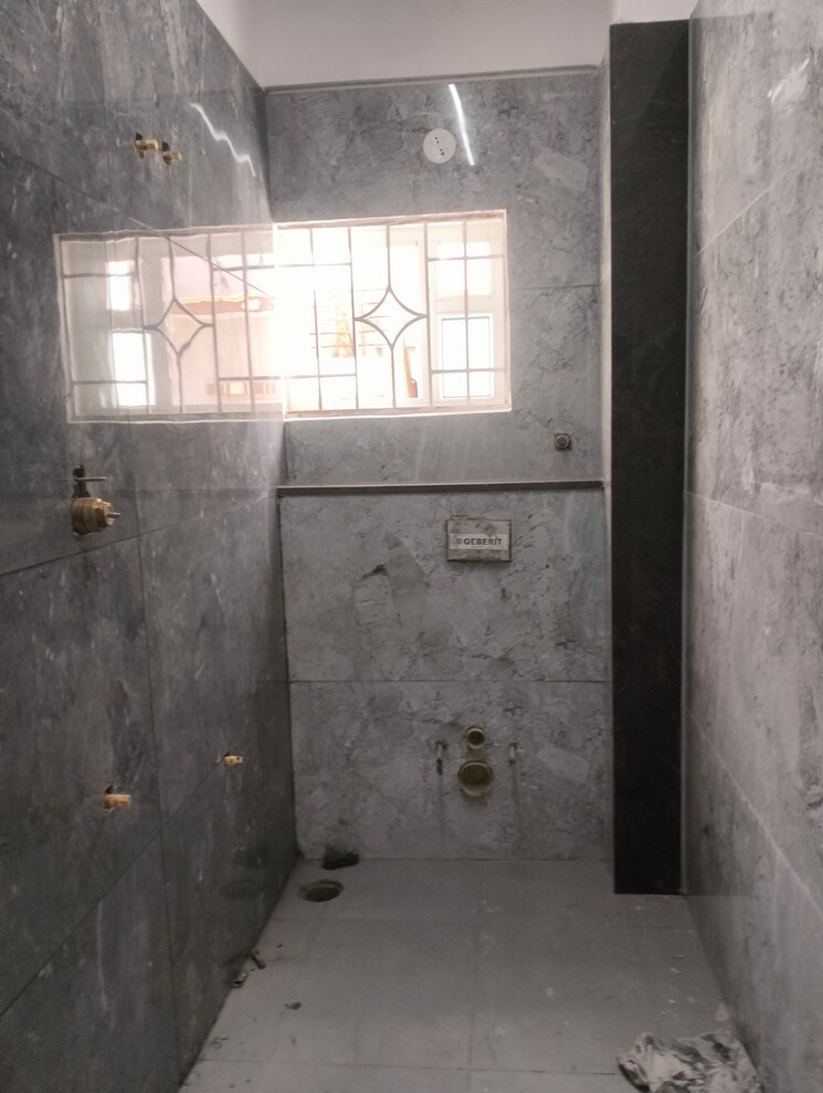 Bathroom, hsr layout 1 Bedroom 555 Sq.Ft. Builder Floor In Hsr Layout Bangalore 8809475