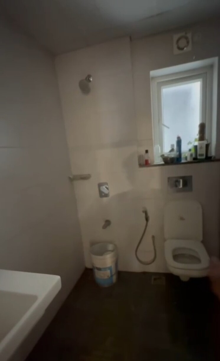 Bathroom, pruthvi-adithya-belmont-greene 5 Bedroom 3400 Sq.Ft. Apartment In Tellapur Hyderabad 8809477