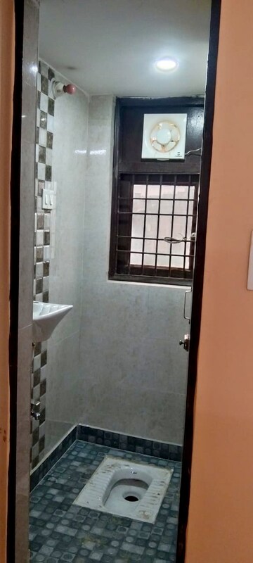 Master Bedroom in 1 BHK Builder Floor at Kishangarh – for Rent