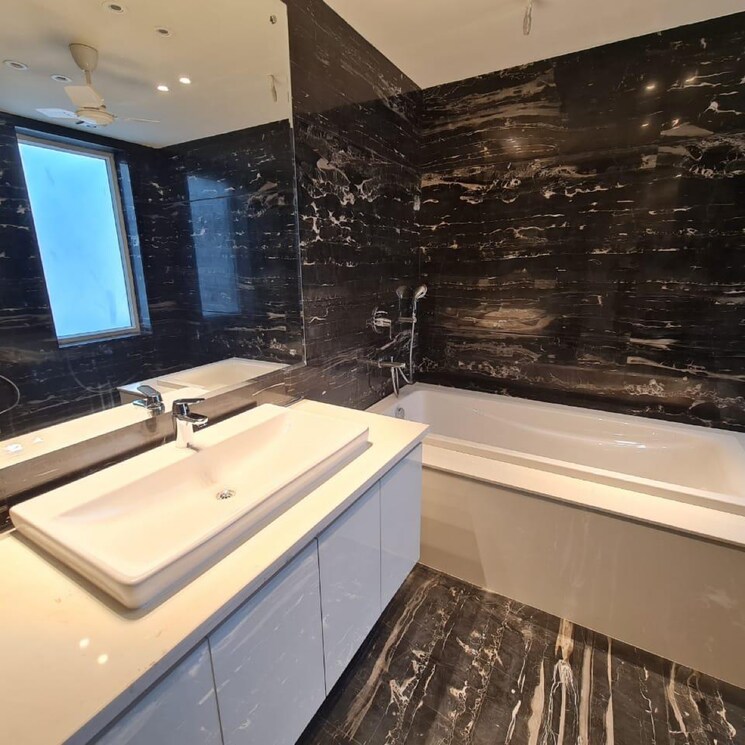 Kitchen, veera-safdarjung-enclave 4 Bedroom 2700 Sq.Ft. Builder Floor In Safdarjung Enclave Delhi 8809488