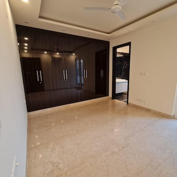 Room in 4 BHK Builder Floor at Veera Safdarjung Enclave, Safdarjung Enclave – for Rent