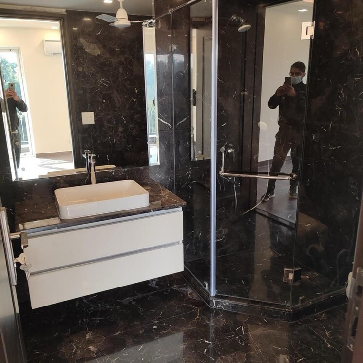 Gym, veera-safdarjung-enclave 4 Bedroom 2700 Sq.Ft. Builder Floor In Safdarjung Enclave Delhi 8809488