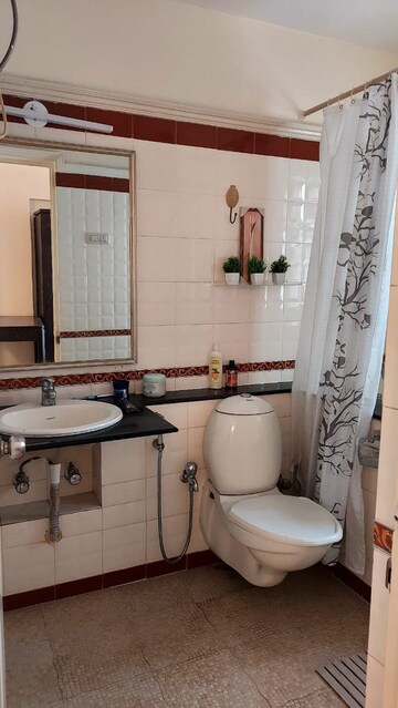 Bathroom in 2 BHK Apartment at Garden Apartments, Vittal Mallya Road – for Rent