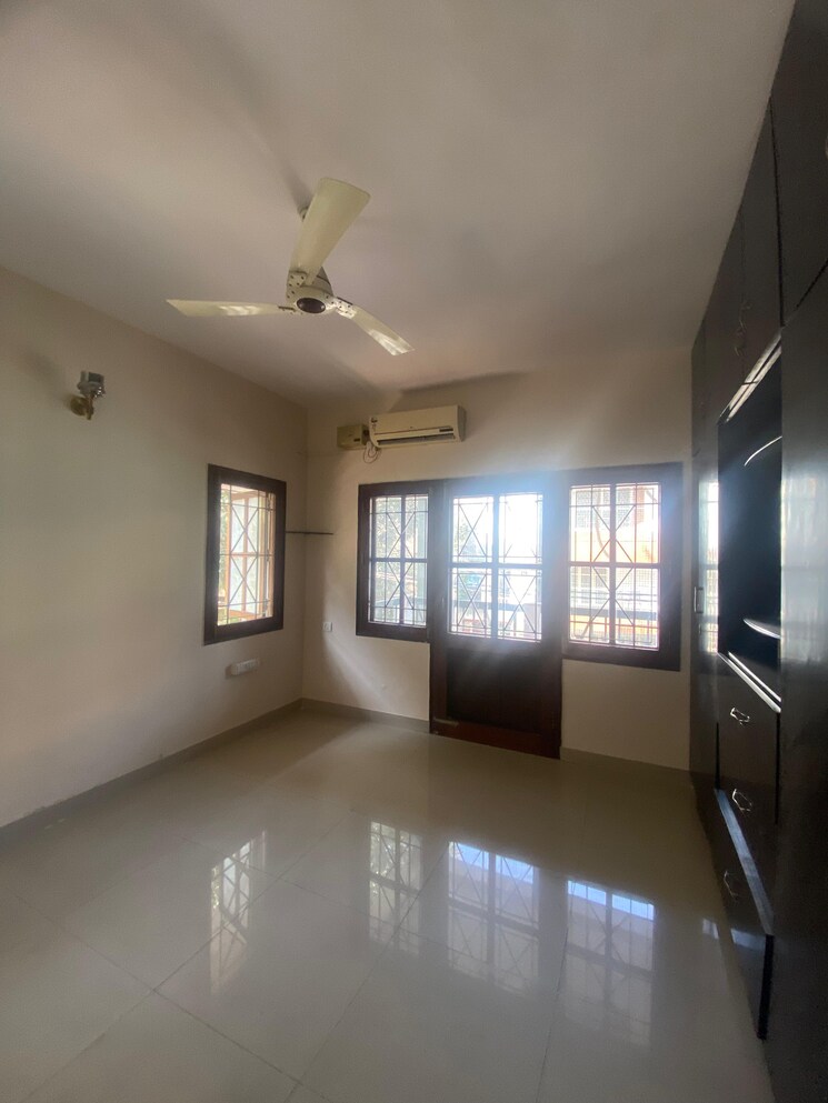 Living Room, prestige-aster-apartments 4 Bedroom 2400 Sq.Ft. Apartment In Langford Town Bangalore 8809511