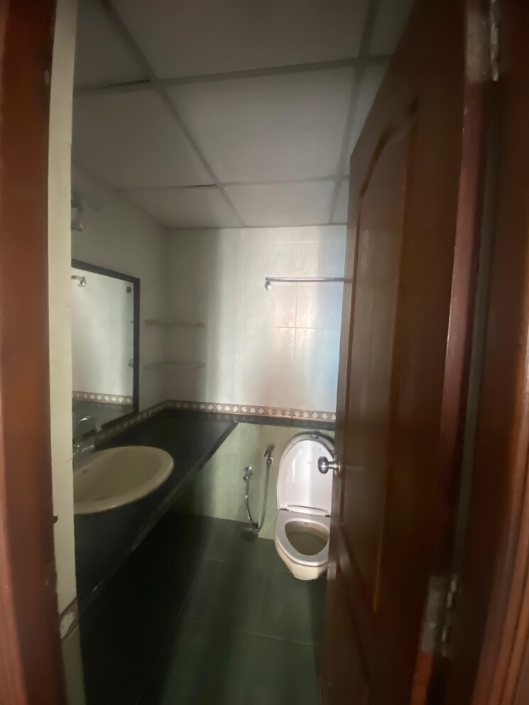 Bathroom, prestige-aster-apartments 4 Bedroom 2400 Sq.Ft. Apartment In Langford Town Bangalore 8809511