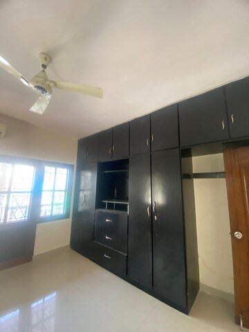 Room in 4 BHK Apartment at Prestige Aster Apartments, Langford Town – for Rent