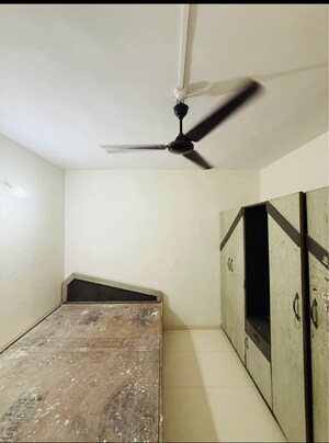 Room in 2.5 BHK Apartment at Eisha Heights, Kondhwa – for Sale