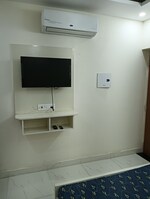 1 Rk  + Extra Room 275 Sq.Ft. Apartment in Emaar Emerald Floors Premier