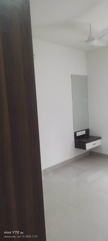 Room in 3 BHK Apartment at Pavani Laxmi Nivas, Madhapur – for Rent