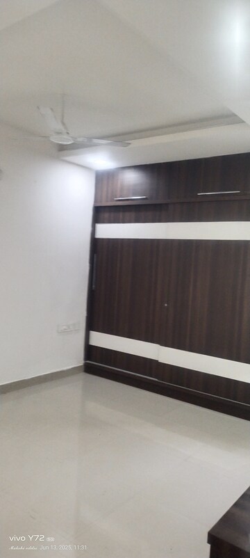 Furnished Amenities in 3 BHK Apartment at Pavani Laxmi Nivas, Madhapur – for Rent