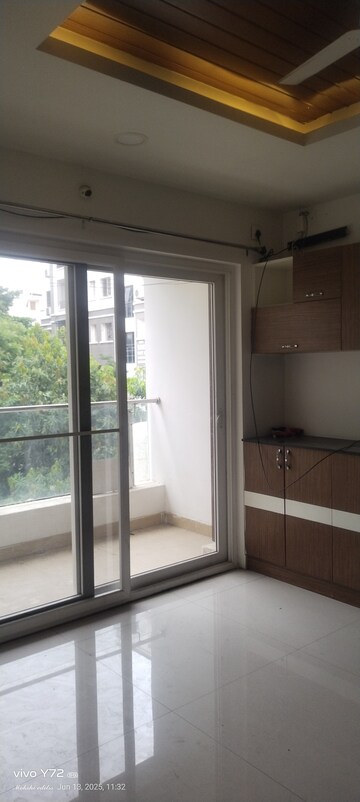Room in 3 BHK Apartment at Pavani Laxmi Nivas, Madhapur – for Rent