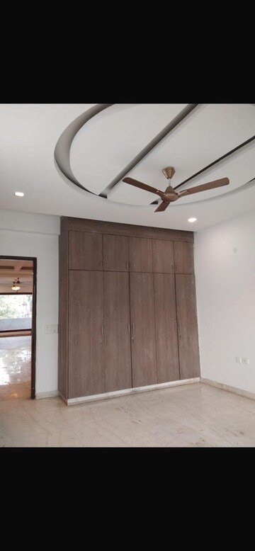 Furnished Amenities in 3 BHK Builder Floor at Sector 23 – for Rent