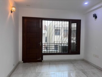 Room in 2 BHK Builder Floor at Sector 23 – for Rent
