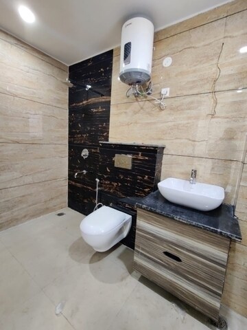 Bathroom in 2 BHK Builder Floor at Palam Vihar – for Rent