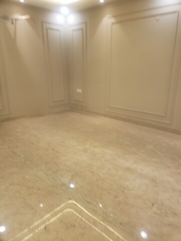 Room in 3 BHK Builder Floor at Subhash Nagar – for Sale