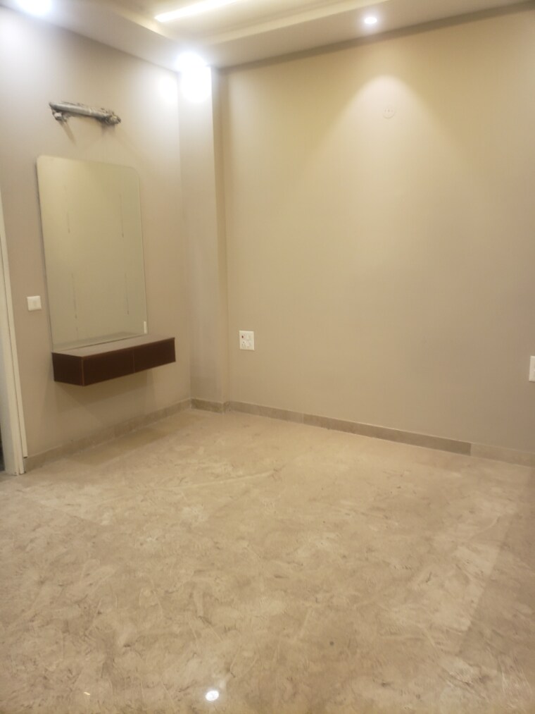 Room, subhash nagar 3 Bedroom 1800 Sq.Ft. Builder Floor In Subhash Nagar Delhi 8809569