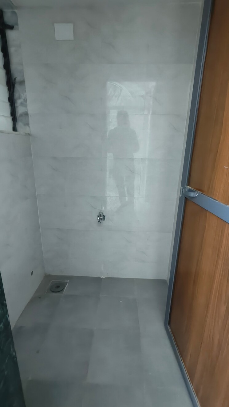 Bathroom, riddhi-gardens-chs 1 RK 450 Sq.Ft. Apartment In Malad East Mumbai 8809590