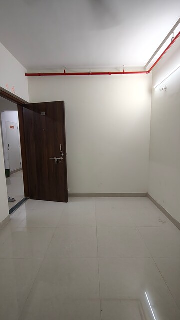 Room in 1 RK Apartment at Riddhi Gardens CHS, Malad East – for Rent