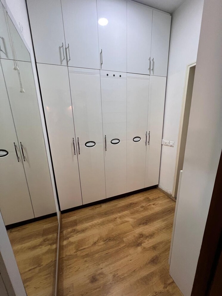 Bathroom, prestige-shantiniketan 3 Bedroom 2292 Sq.Ft. Apartment In Whitefield Bangalore 8809601