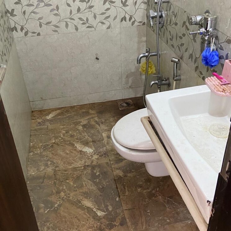 Bathroom, powai 3 Bedroom 1500 Sq.Ft. Apartment In Powai Mumbai 8809605