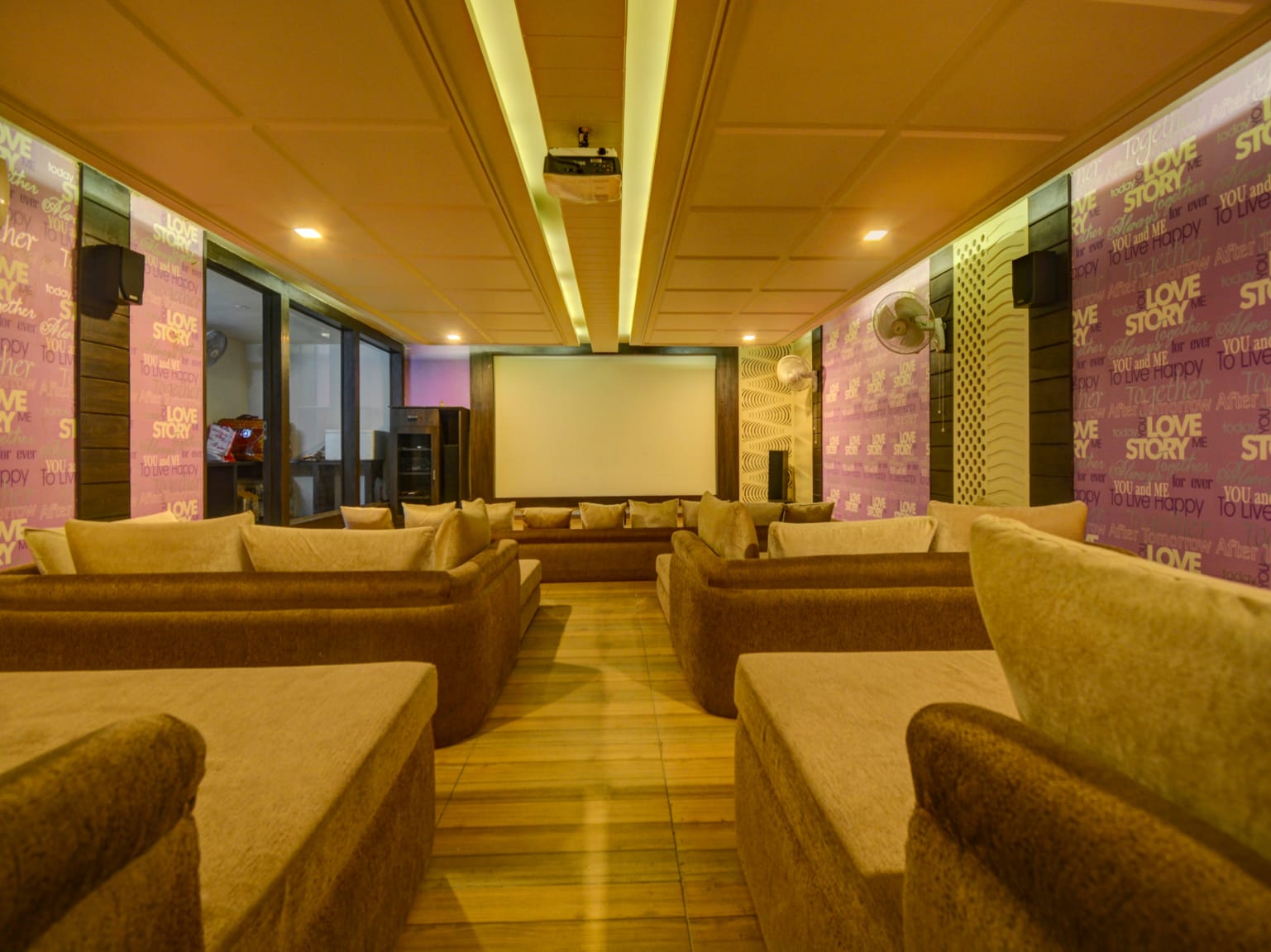 4 BHK + Pooja Room,Servant Room,Study Room Apartment For Rent in FS Pinnacle