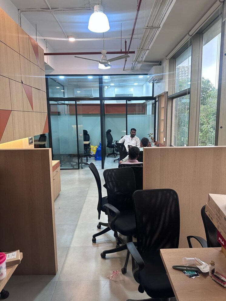 Team Area, mspace Commercial Office Space 710 Sq.Ft. In Goregaon West Mumbai 8809654