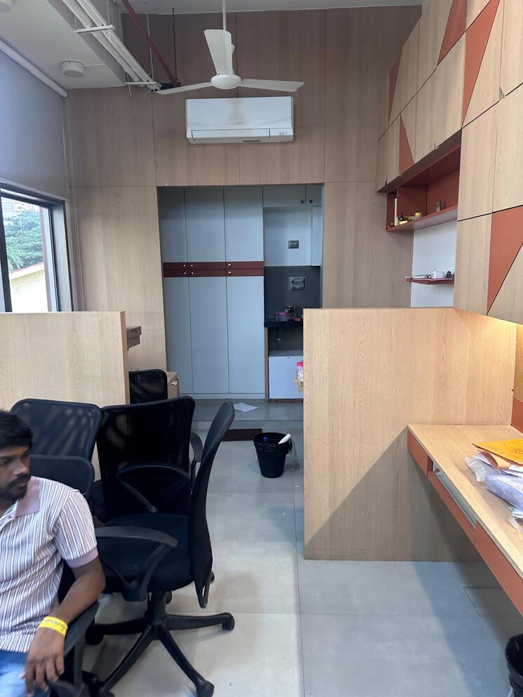 Team Area, mspace Commercial Office Space 710 Sq.Ft. In Goregaon West Mumbai 8809654