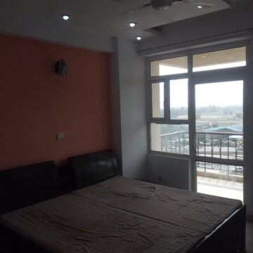 Room in 3.5 BHK Apartment at Parker Residency, New Tara Nagar – for Sale