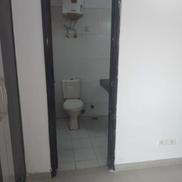 Bathroom in 3.5 BHK Apartment at Parker Residency, New Tara Nagar – for Sale