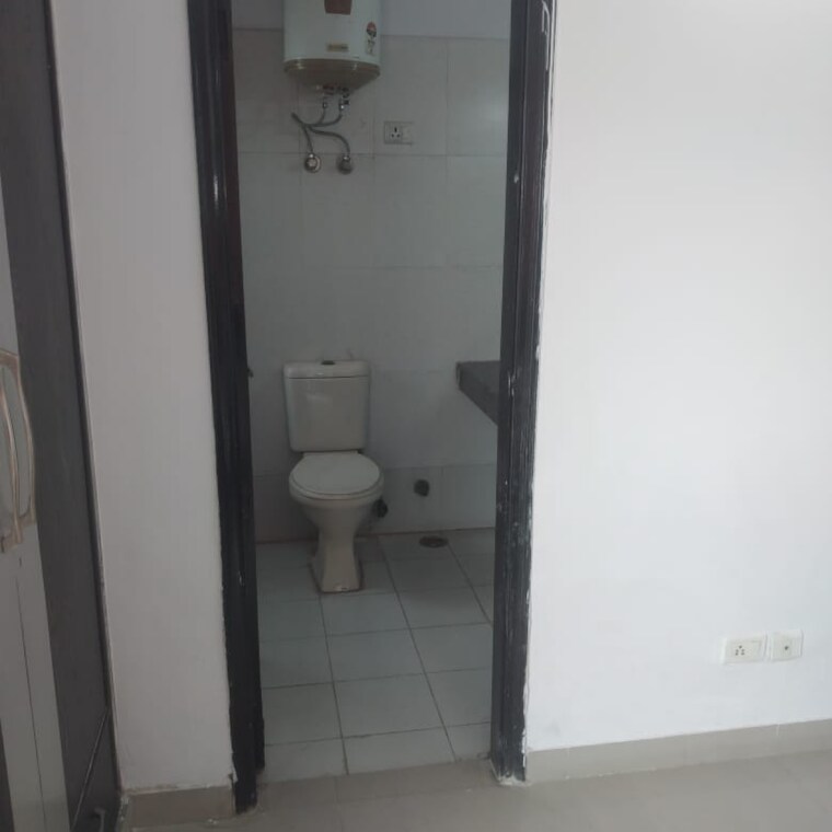 Bathroom, parker-residency 3.5 Bedroom 2190 Sq.Ft. Apartment In New Tara Nagar Sonipat 8809649