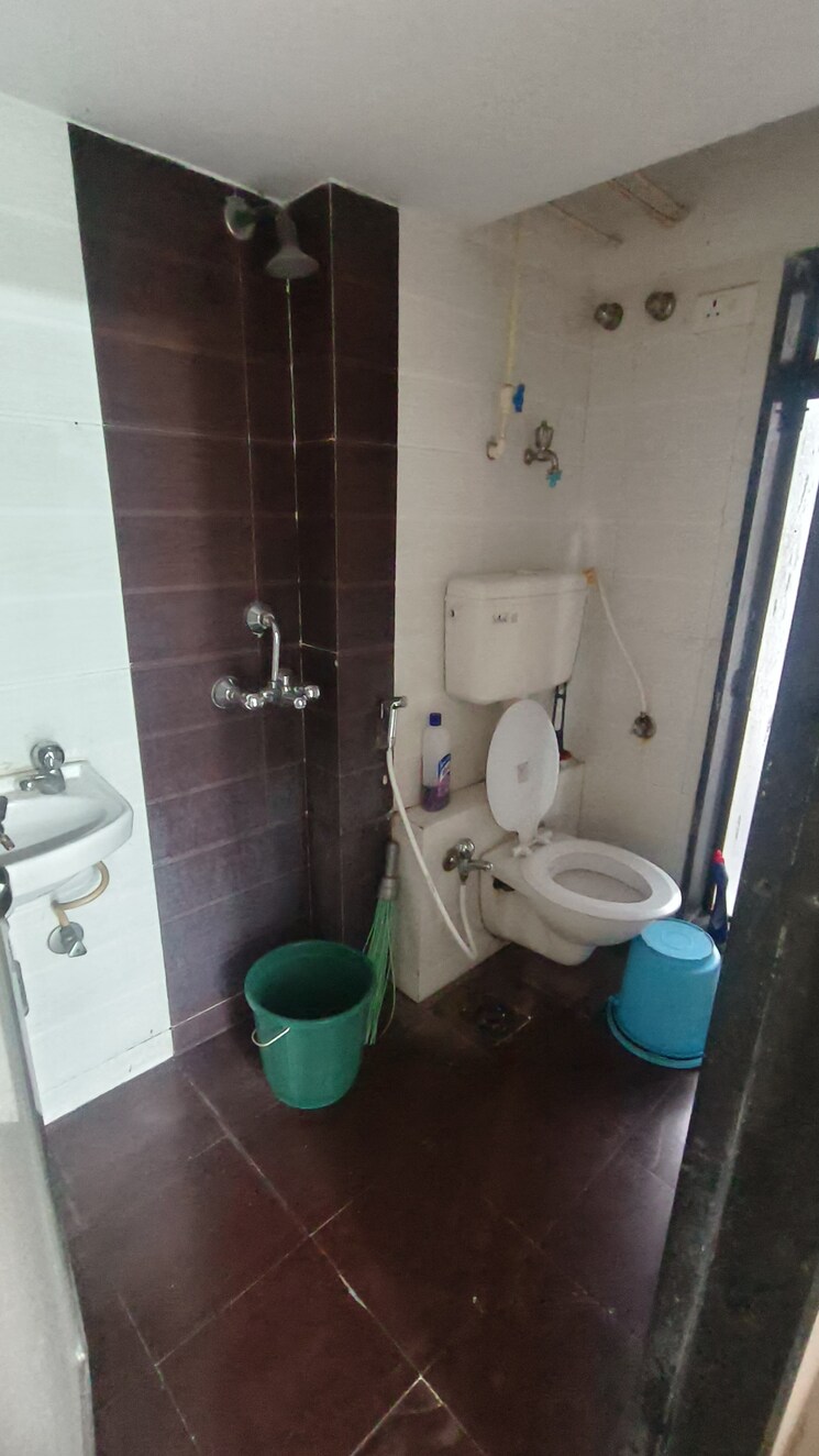 Bathroom, hirani-haze-apartment 1 Bedroom 450 Sq.Ft. Apartment In Kurla East Mumbai 8809672