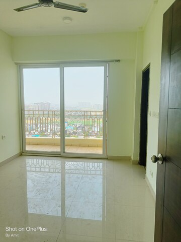 Room in 2 BHK Apartment at Apex Athena, Sector 75 – for Rent