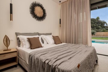 Bedroom in 3 BHK Builder Floor at RWA Uday Niketan, Naraina – for Rent
