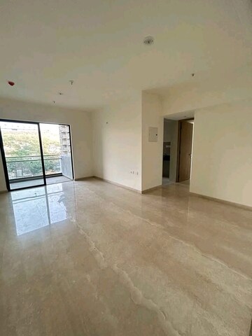 Room in 2 BHK Apartment at Lodha Woods, Kandivali East – for Sale