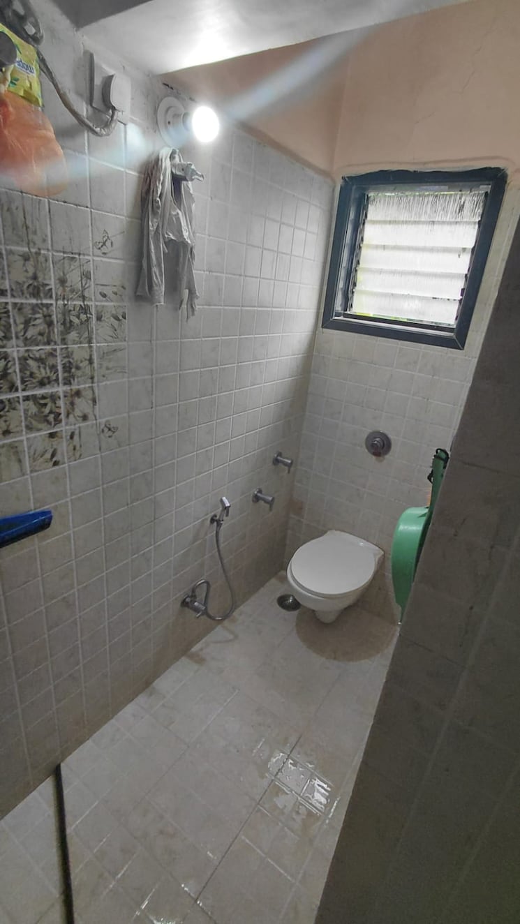 Bathroom, hill-garden 2 Bedroom 1500 Sq.Ft. Villa In Manpada Thane 8809525
