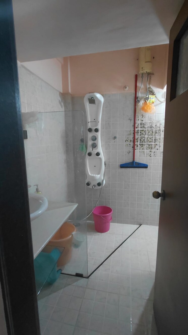 Attached Bathroom, hill-garden 2 Bedroom 1500 Sq.Ft. Villa In Manpada Thane 8809525