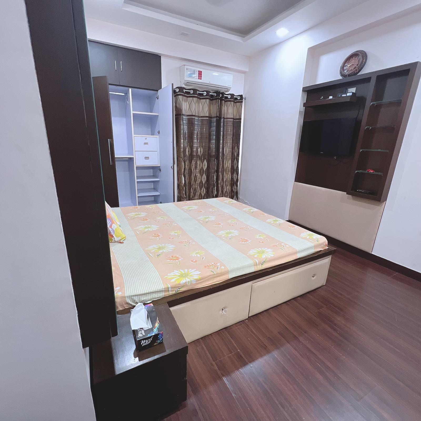 3 BHK Apartment For Rent in Mahagun Moderne