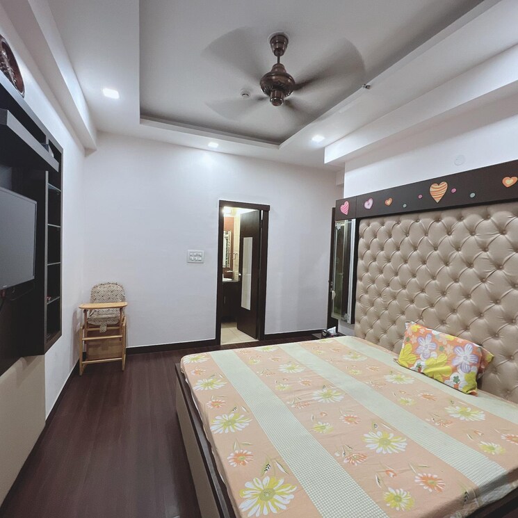 Bedroom, mahagun-moderne 3 Bedroom 1435 Sq.Ft. Apartment In Sector 78 Noida 8809796