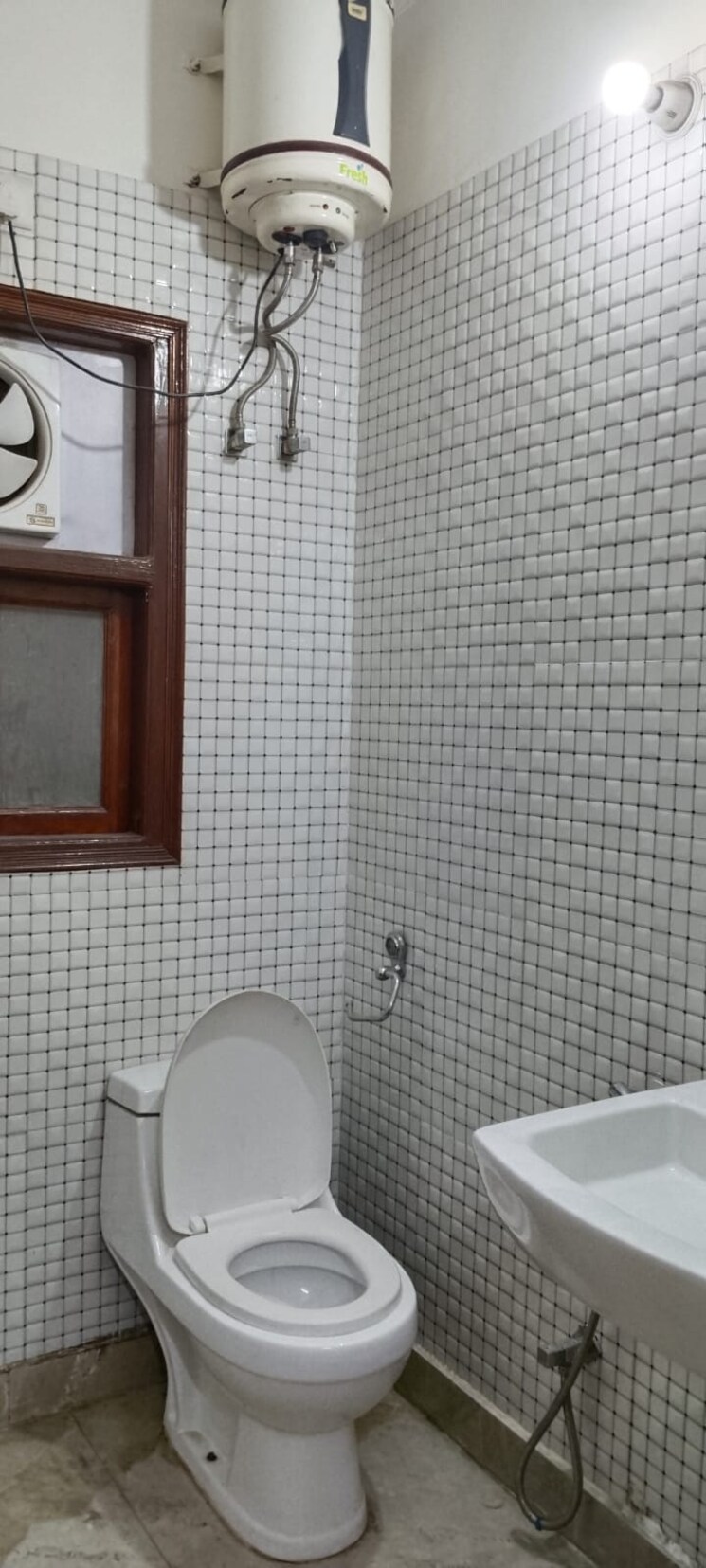 Bathroom, ss-southend-floors 2 Bedroom 1200 Sq.Ft. Builder Floor In South City 2 Gurgaon 8809812