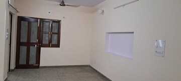 Room in 2 BHK Independent House at Sector 55 – for Rent