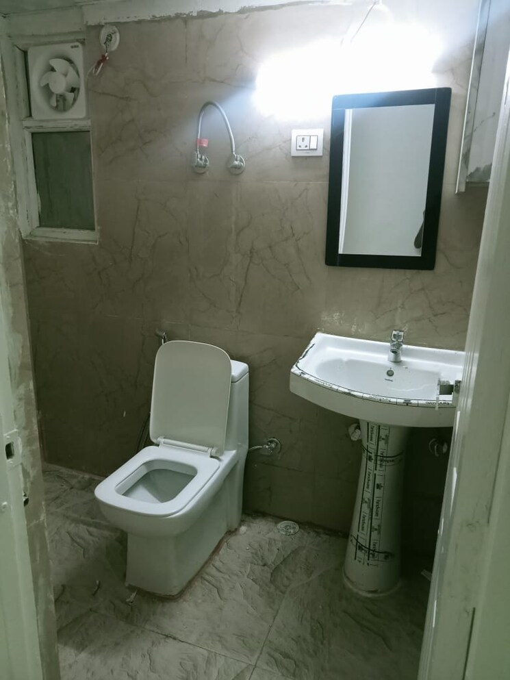 Bathroom, migsun-vilaasa 2 Bedroom 660 Sq.Ft. Apartment In Eta Ii Greater Noida Greater Noida 8809838