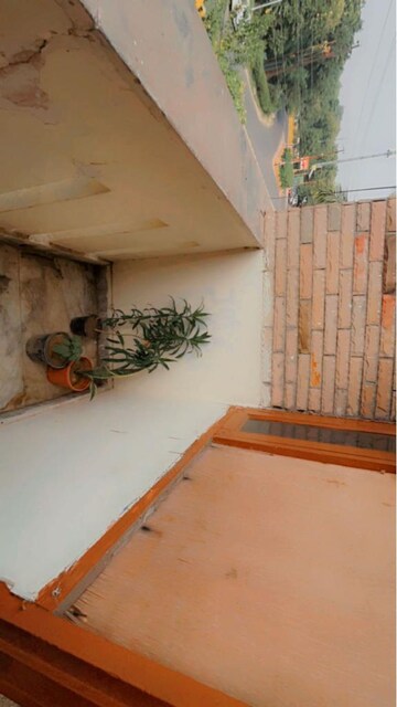 Room in 1 RK Independent House at Sector 55 – for Rent