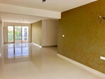 Room in 4 BHK Builder Floor at Puri Vip Floors, Sector 81 – for Rent