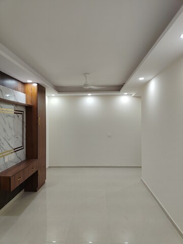 Room in 2 BHK Apartment at Signature The Millennia 2, Sector 37d – for Rent
