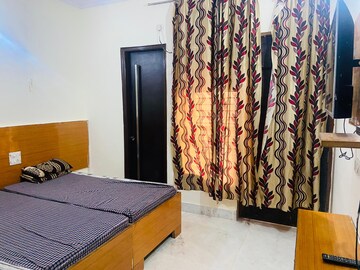 Bedroom in 3 BHK Builder Floor at Sector 46 – for Rent