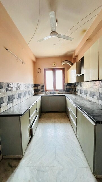 Kitchen in 3 BHK Builder Floor at Sector 46 – for Rent