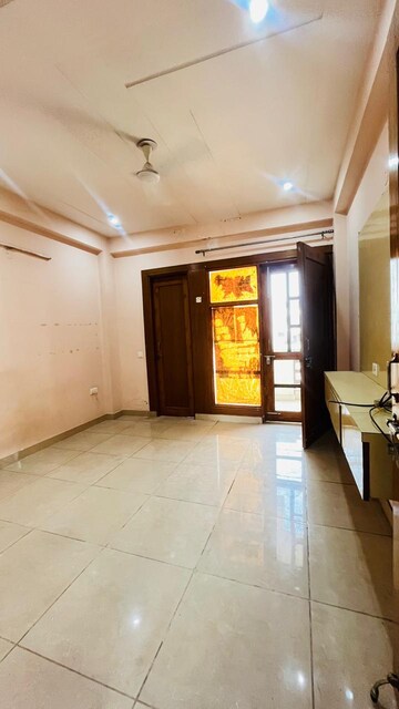 Living Room in 3 BHK Builder Floor at Sector 46 – for Rent