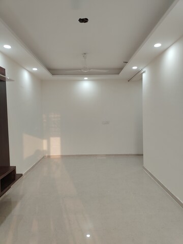 Room in 2 BHK Apartment at Signature The Millennia 2, Sector 37d – for Rent