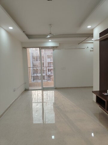 Room in 2 BHK Apartment at Signature The Millennia 2, Sector 37d – for Rent