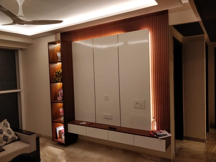 Room, shanti niketan 4 Bedroom 400 Sq.Yd. Villa In Shanti Niketan Delhi 8809957